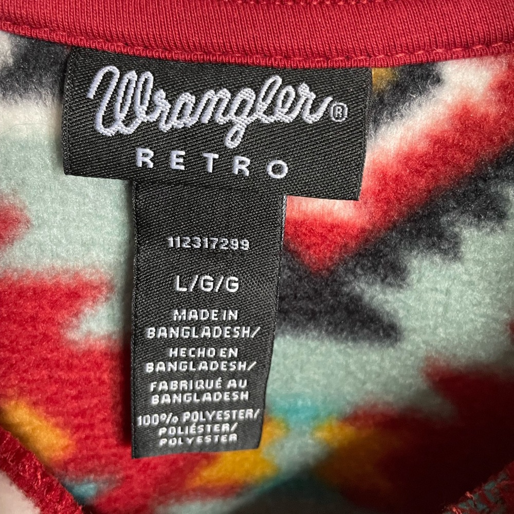 Wrangler Women’s Red and Green Patterned Zip-Up Fleece - Picture 3 of 4